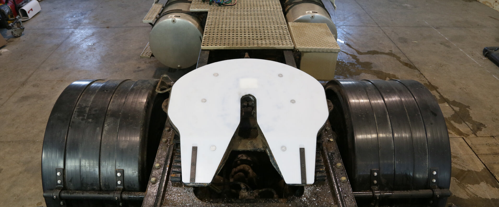 Slick Plate by Minimizer installed on semi fifth wheel